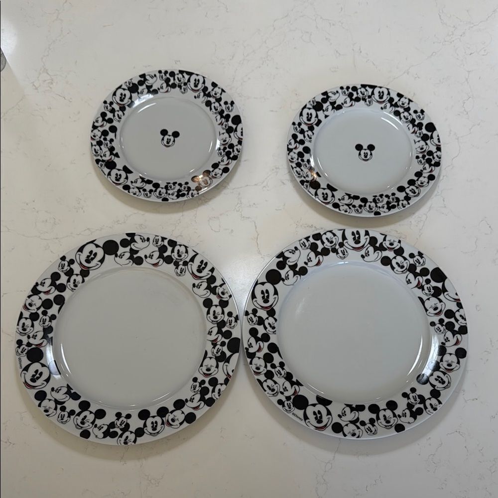 Disney Black and White Mickey Mouse ceramic plate Set.